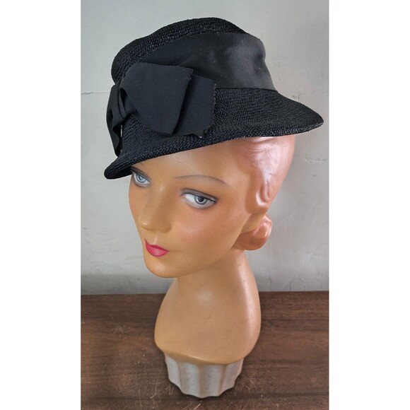 40s 50s Vintage Black Straw Cloche Hat With Bow,  Size 22 - Picture 2 of 5